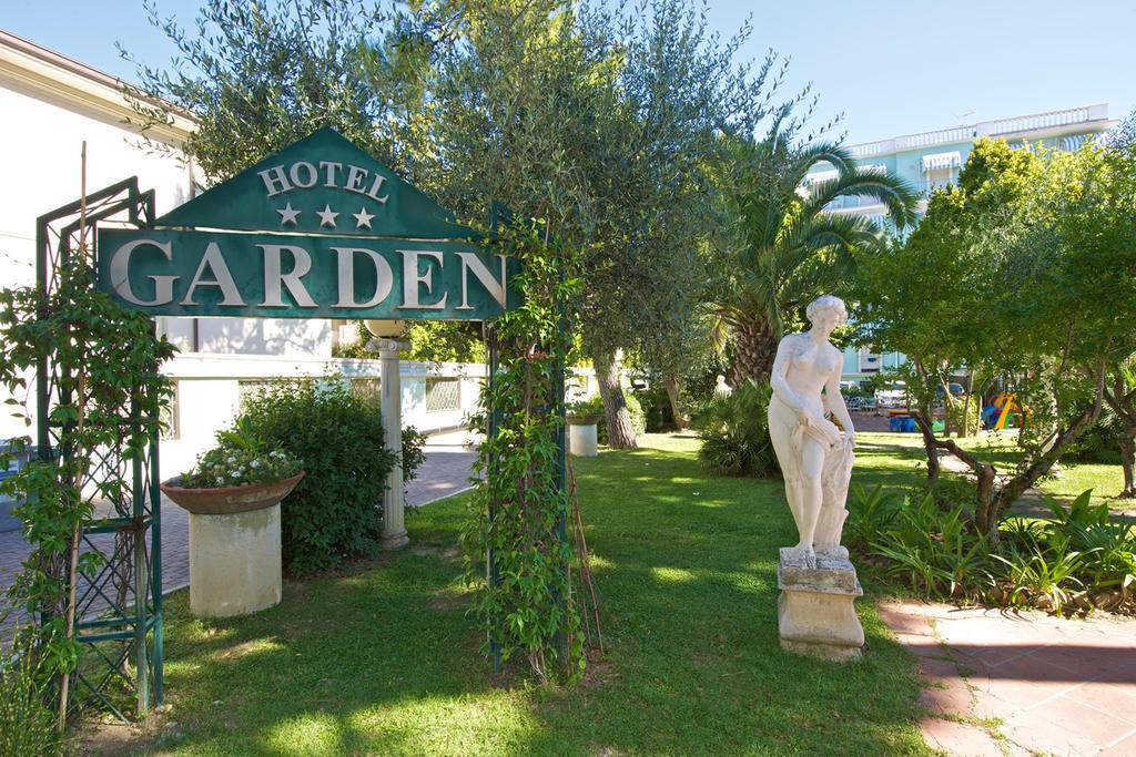 Hotel Garden Cattolica Exteriör bild
