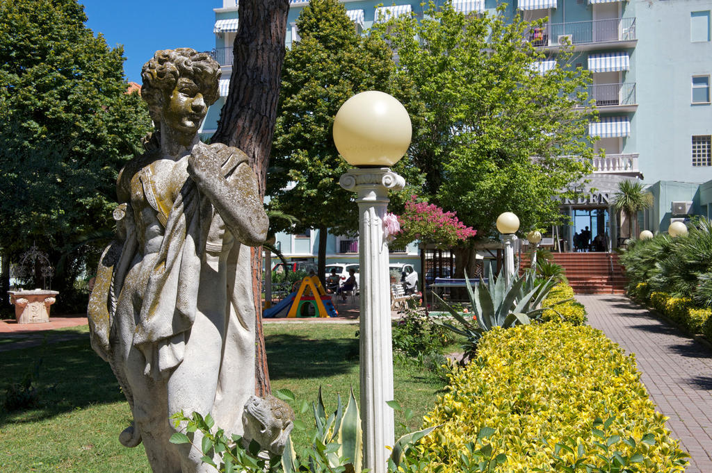Hotel Garden Cattolica Exteriör bild